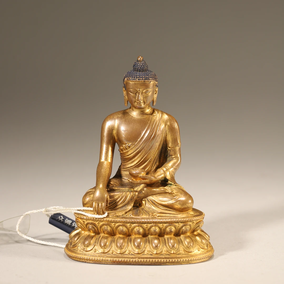 Lot08清代 铜鎏金释迦摩尼