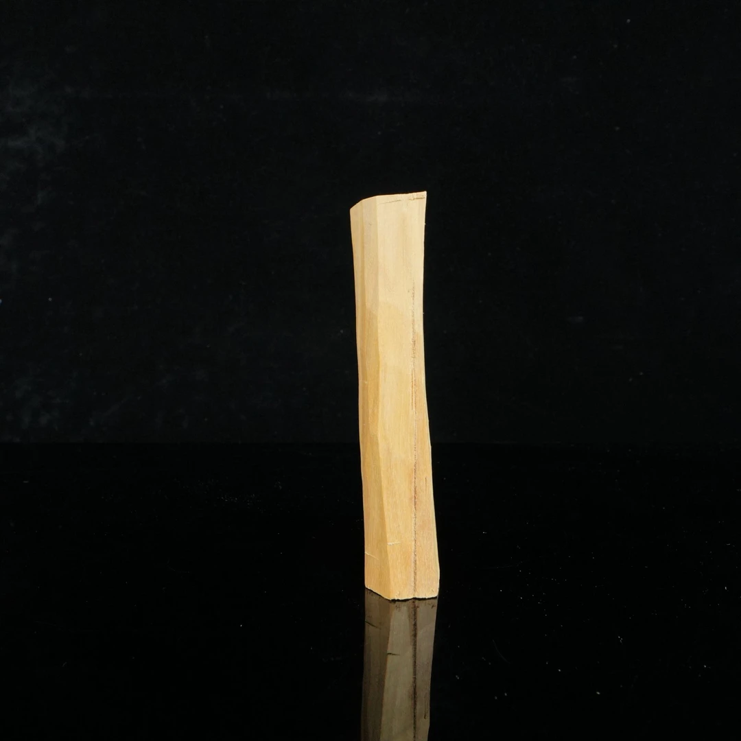 DY-B8170 印度迈索尔老山檀香棍子料 11.6x2.6x2.4cm 43g