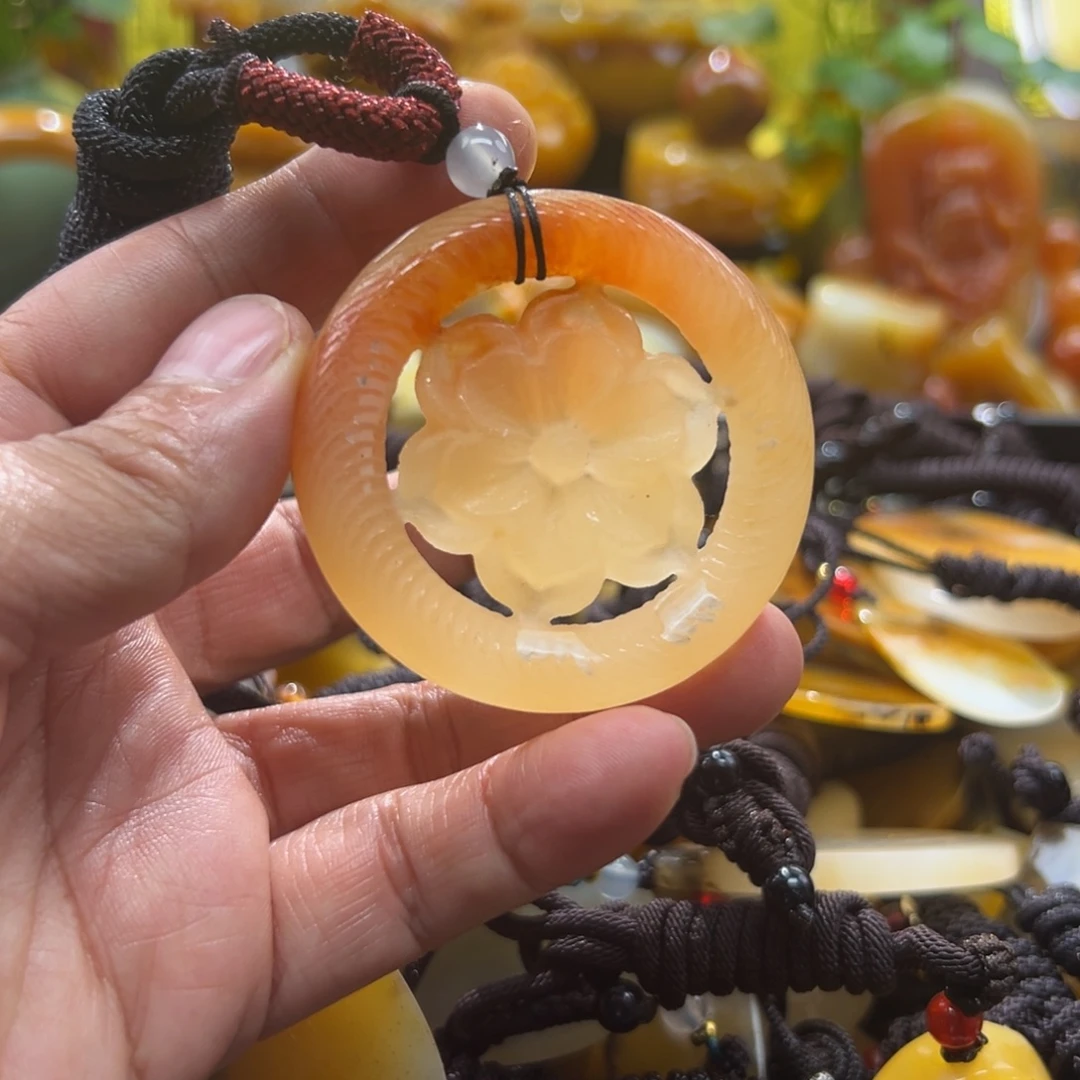 石英质玉未镶嵌颈饰