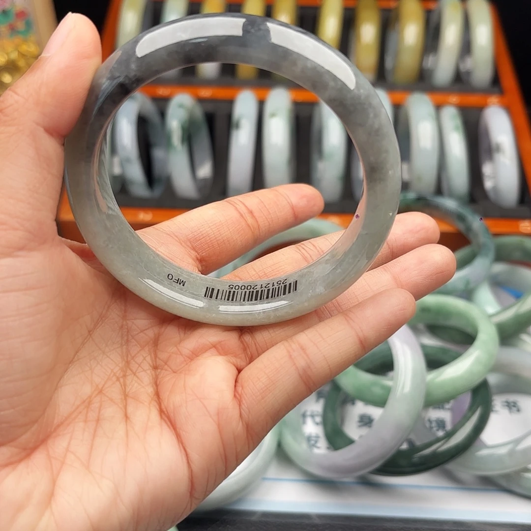 翡翠未镶嵌手镯62-64 x6 3