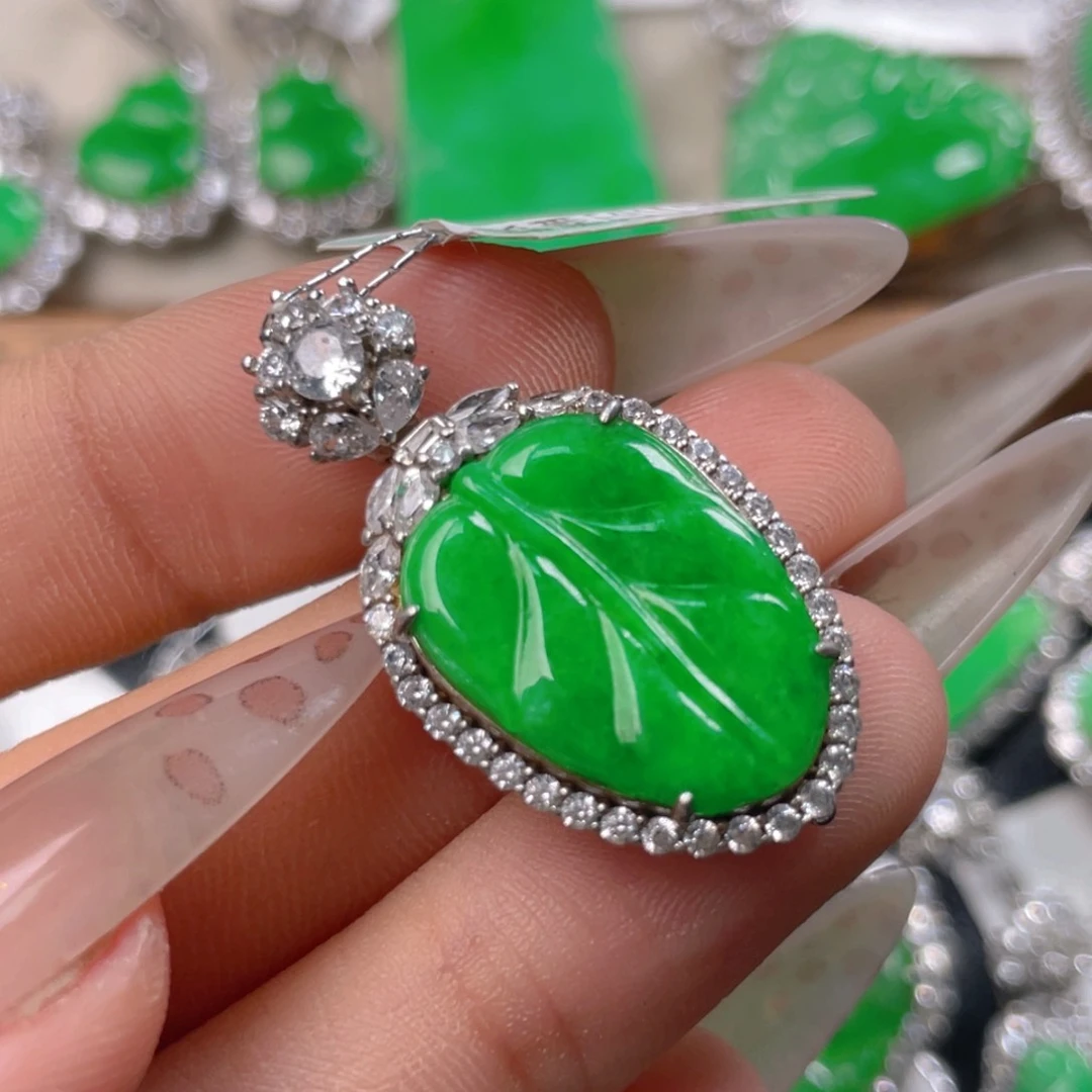 翡翠挂件银S925镶嵌翡翠