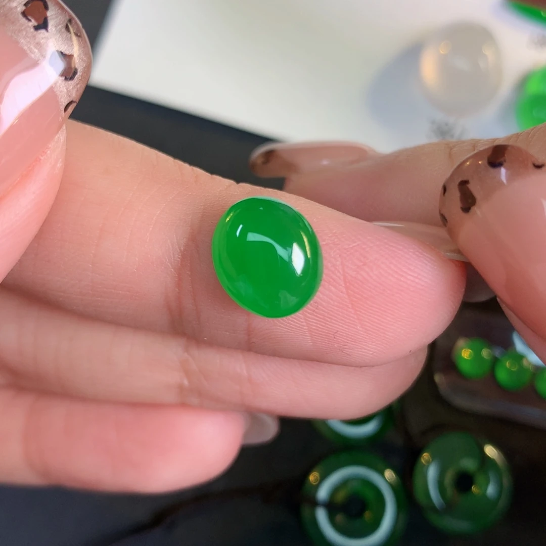 翡翠裸石翡翠9.9-8,5-4.6