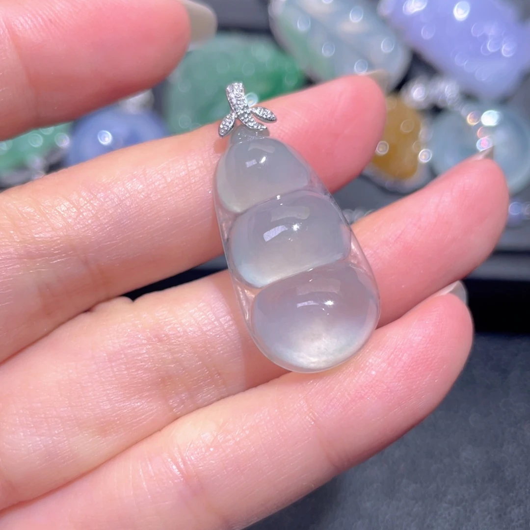 颈饰18K金镶嵌翡翠翡翠