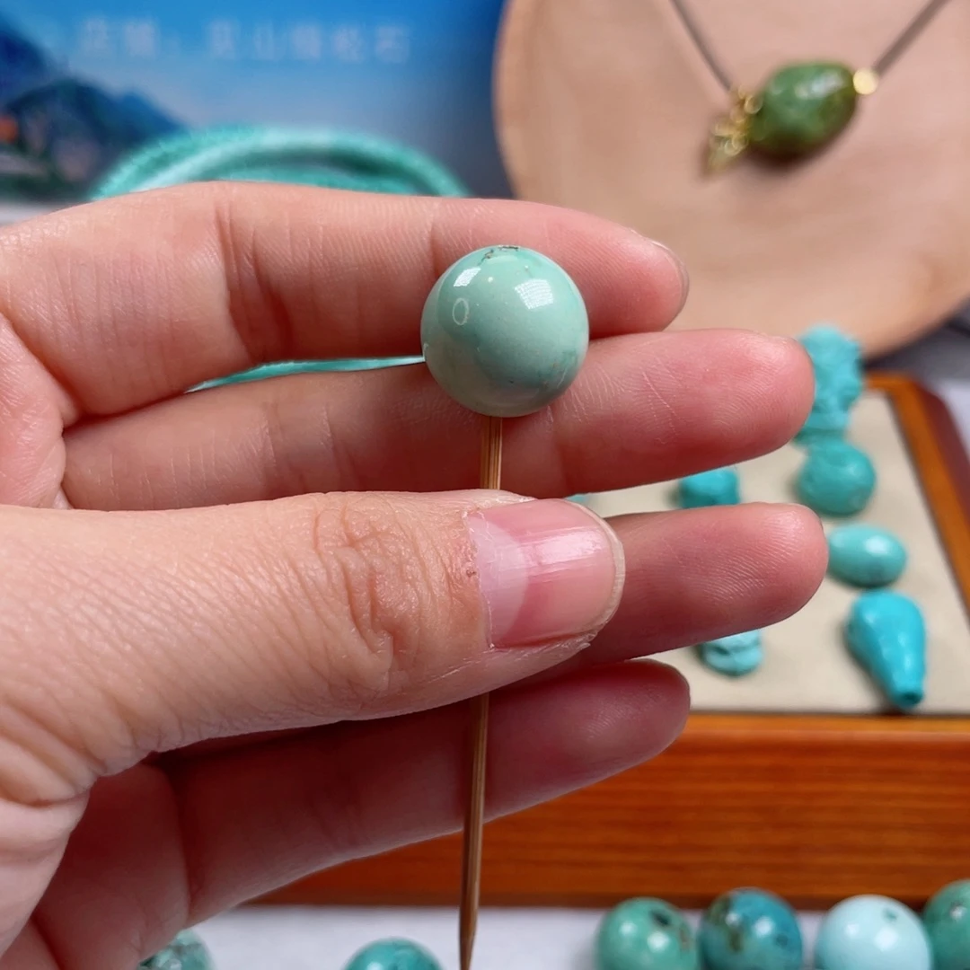 绿松石未镶嵌珠宝奇石