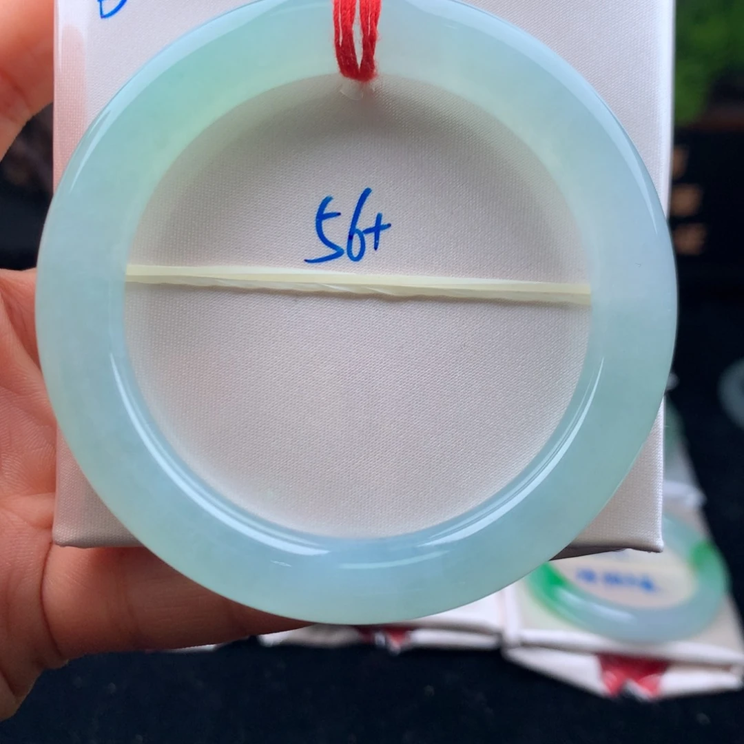 翡翠手镯未镶嵌手镯
