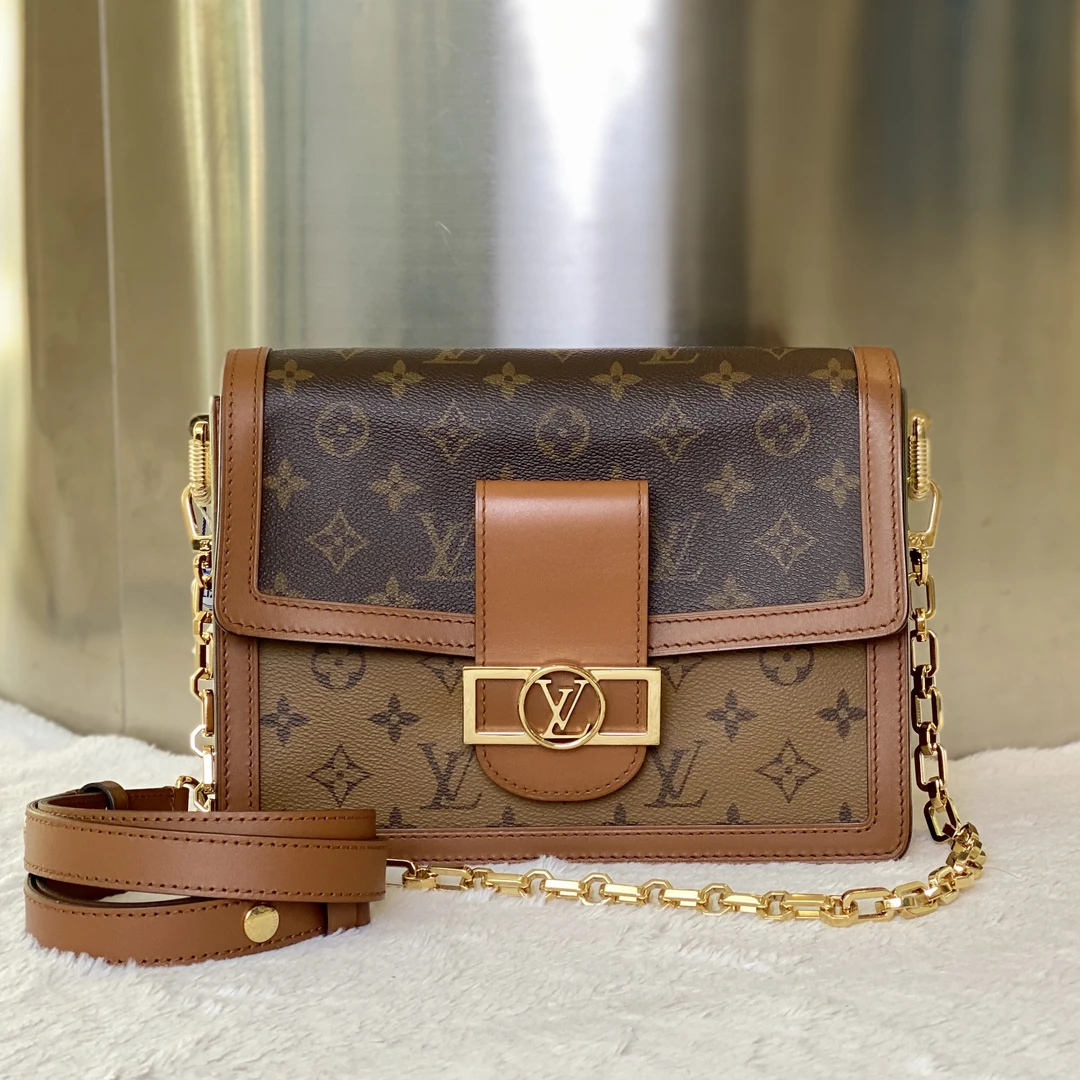 99新 LouisVuitton/路易威登 古有98新LV达芙妮中号斜挎包定金