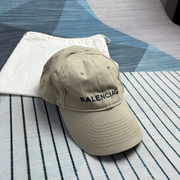 95新 Balenciaga/巴黎世家 灰卡其色字母logo鸭舌帽