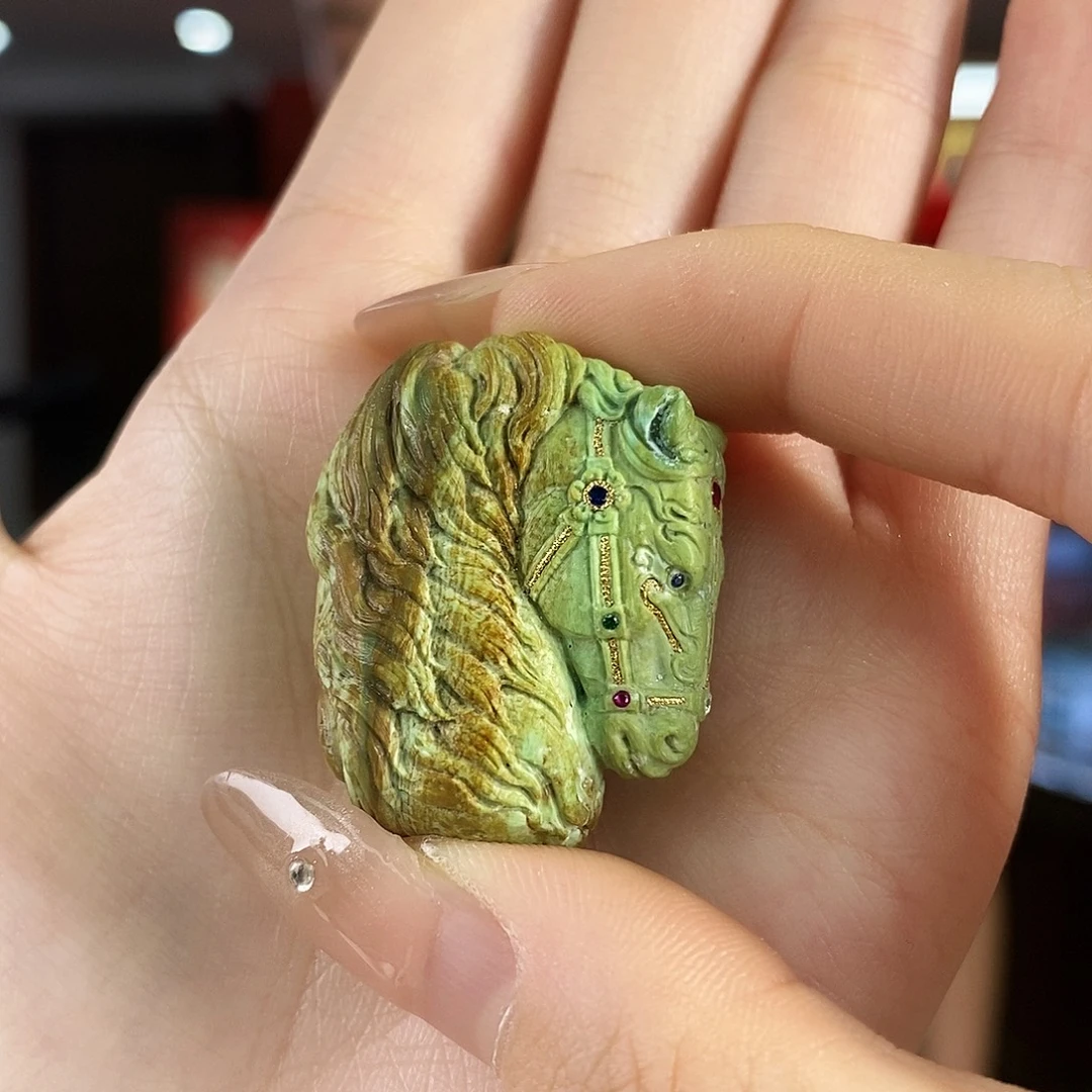 绿松石未镶嵌珠宝奇石