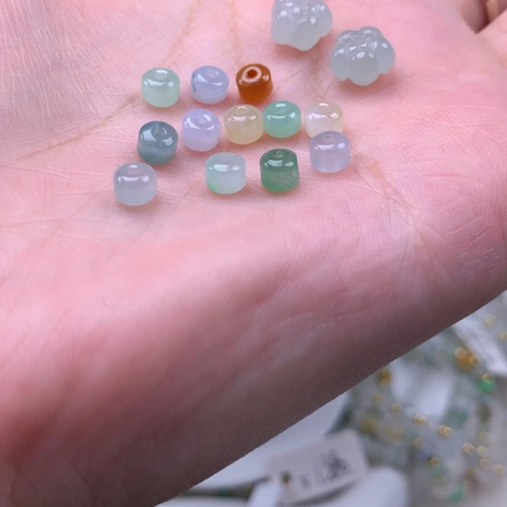 翡翠散珠小桶珠12个 莲花珠2个
