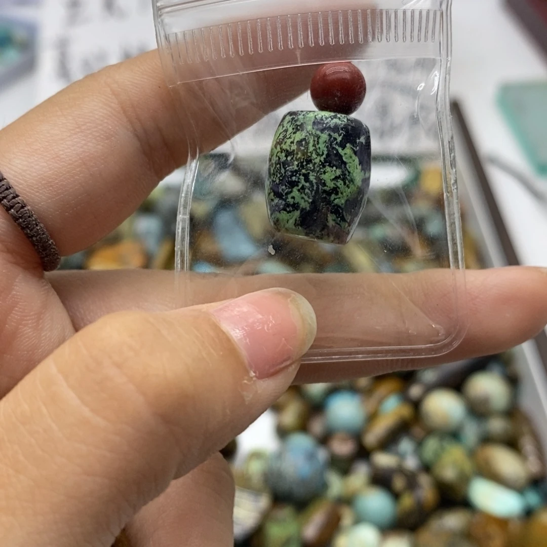 青***阵南红玛瑙未镶嵌珠宝奇石