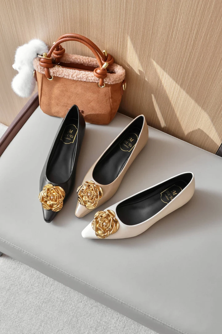 隐形增高5CM内-玫瑰花2025春季新款鞋女时尚欧美风金属花朵尖头鞋