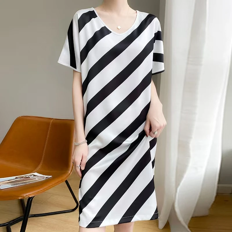 醋酸缎面v领短袖中长款连衣裙女2025春夏季新款条纹显瘦过膝长裙