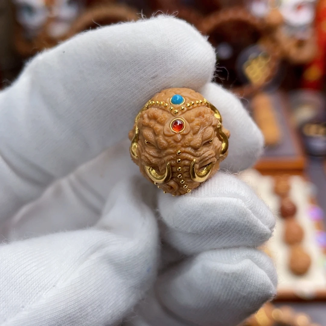 吊坠猴头核桃满镶六牙象神