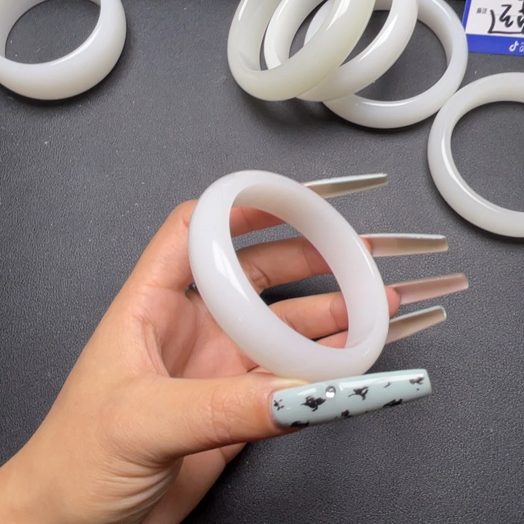 多***佳57圈口轮胎羊脂白