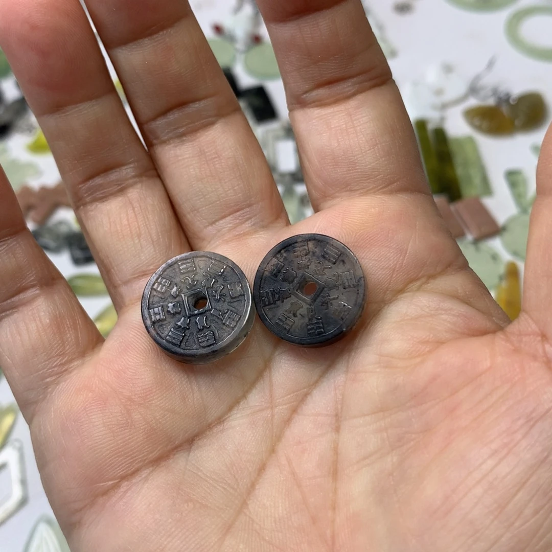 未镶嵌蛇纹石玉耳环
