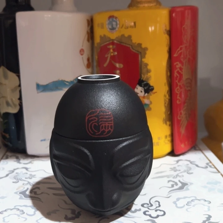 瓷三两匠黑色小酒瓶