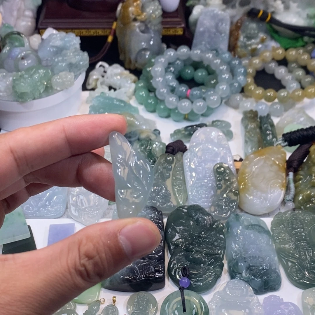 翡翠未镶嵌吊坠(不含链)悟道