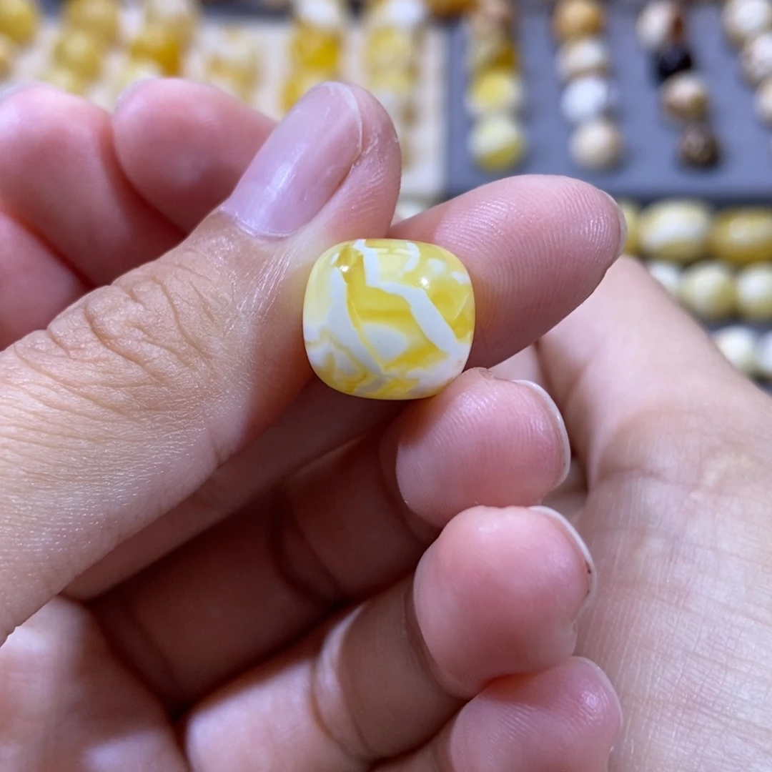 琥珀珠宝奇石未镶嵌13.5