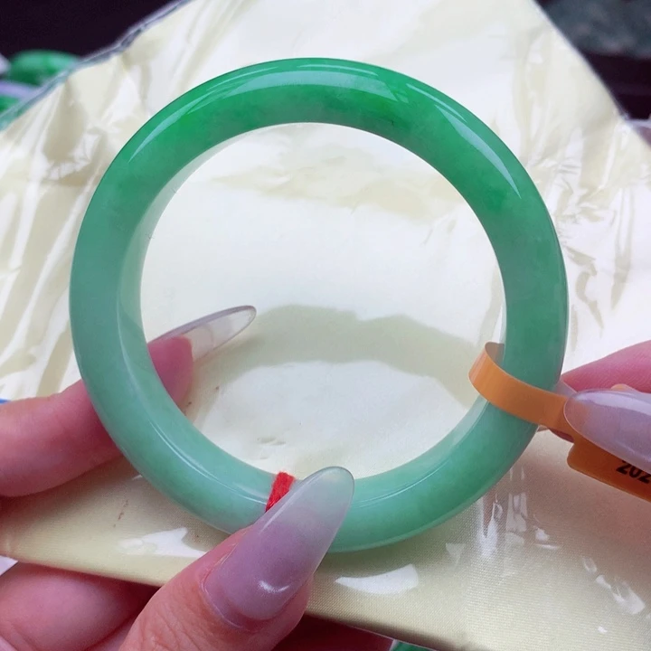 翡翠未镶嵌手镯翡翠