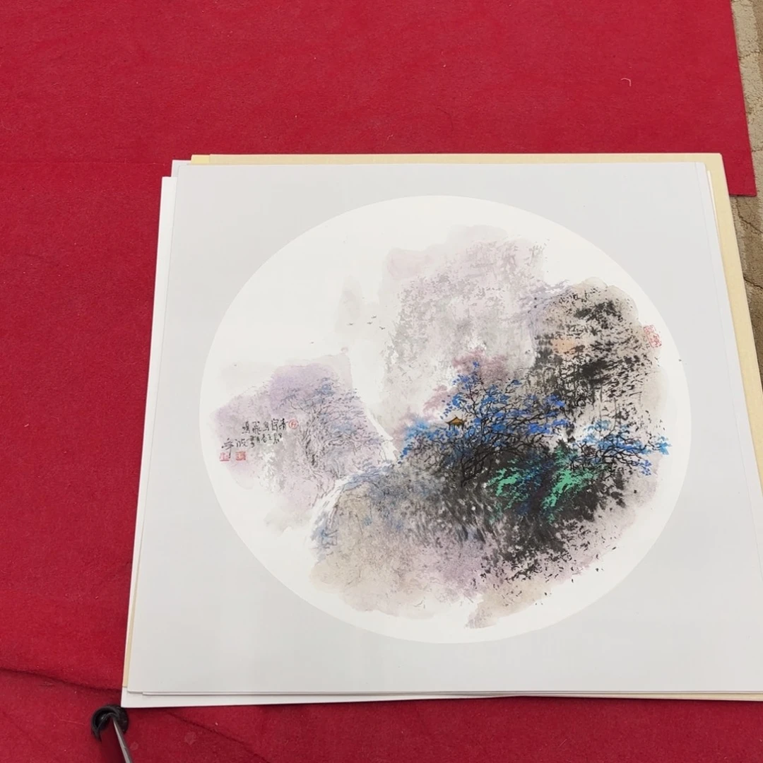 国画花鸟等图案为一体而得的