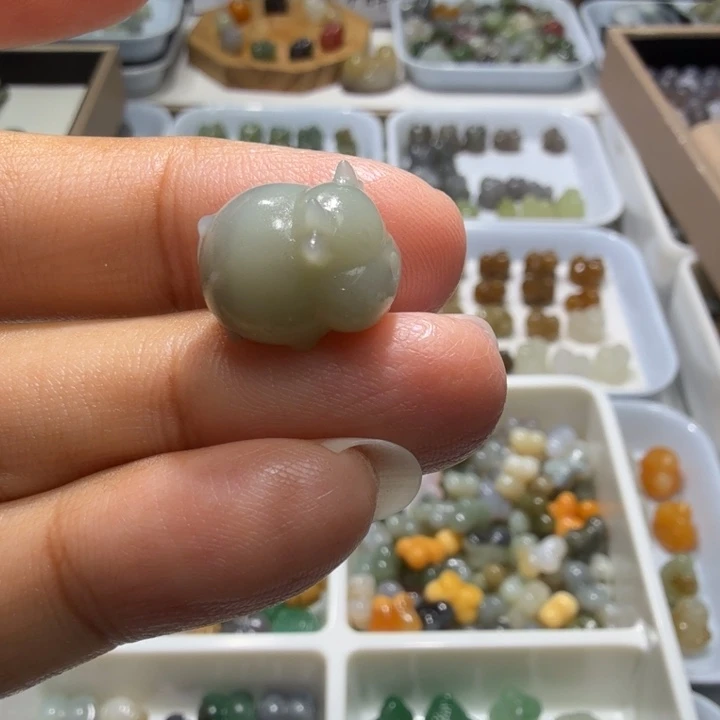 幺***幺未镶嵌和田玉珠宝半成品