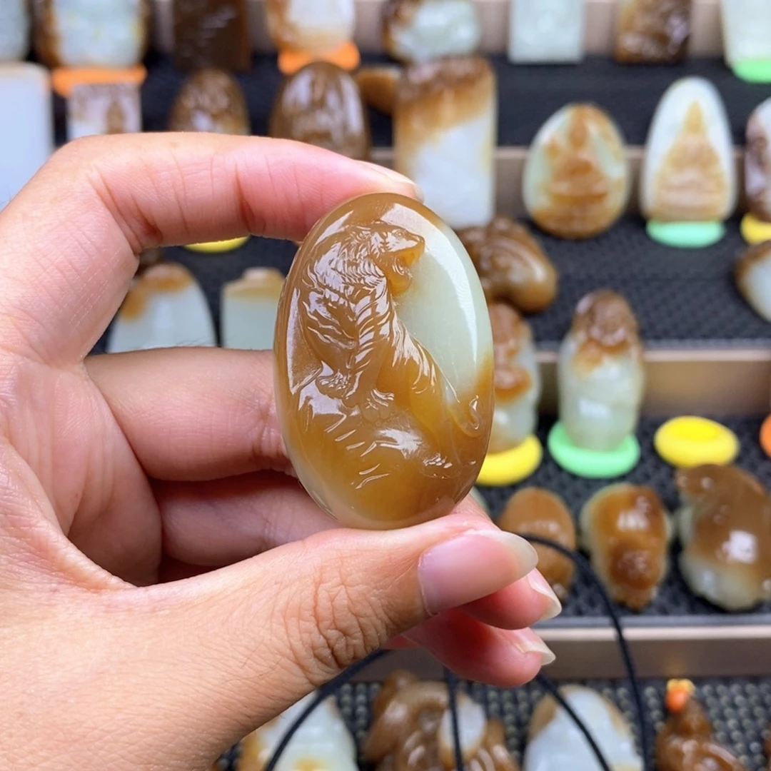 槟***榔和田玉未镶嵌颈饰