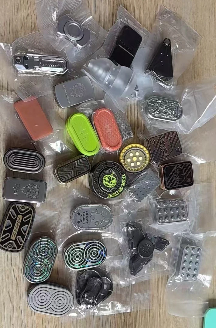 疯玩EDC解压啪啪币 推牌 解压玩具