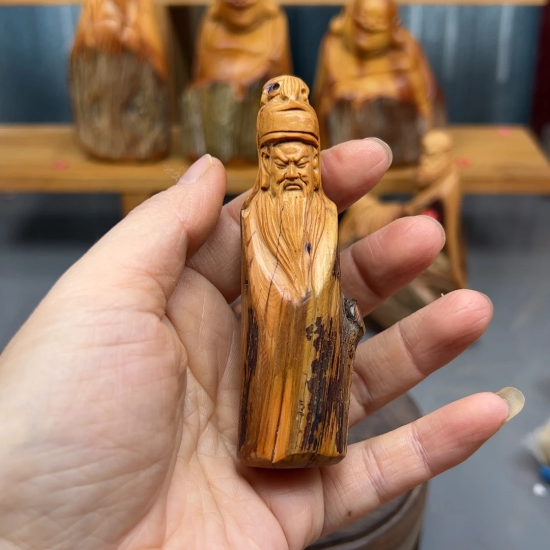 乡***下木崖柏木摆件手把件，