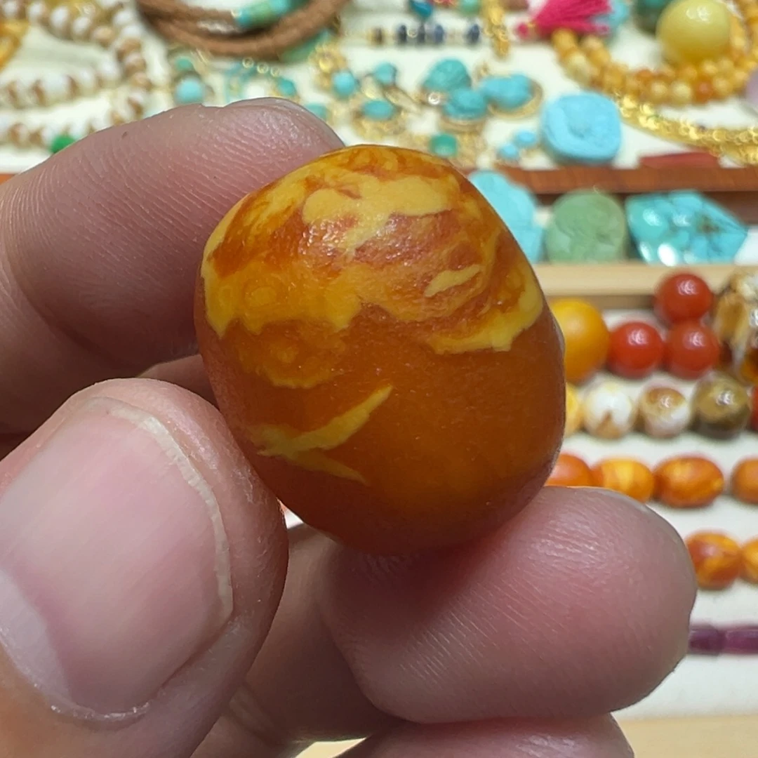 琥珀未镶嵌颈饰枣珠