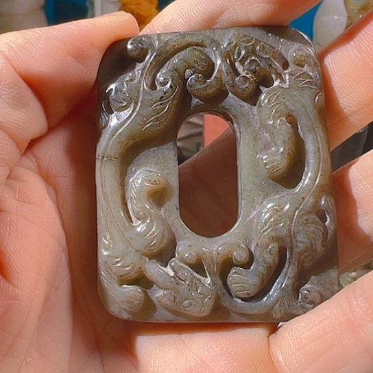 青***秋未镶嵌和田玉（糖玉）挂件