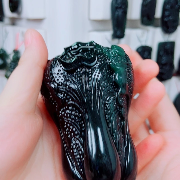 蛇纹石玉未镶嵌玉牌