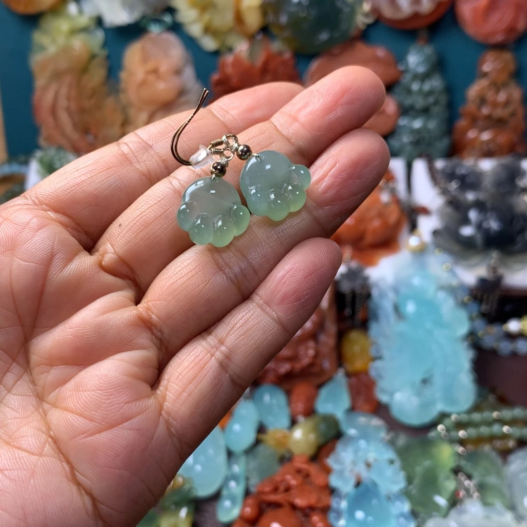 蛇纹石玉未镶嵌耳坠