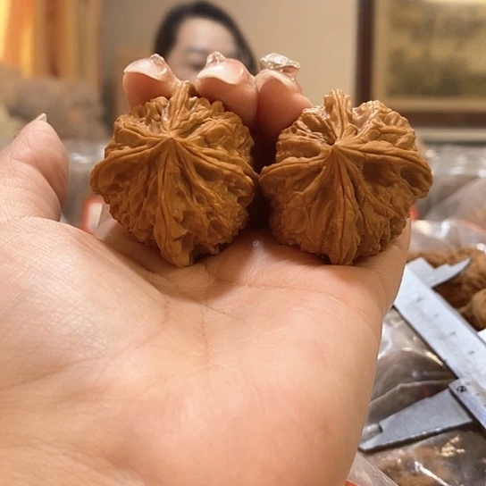 文玩核桃吊坠用****1四棱打底了