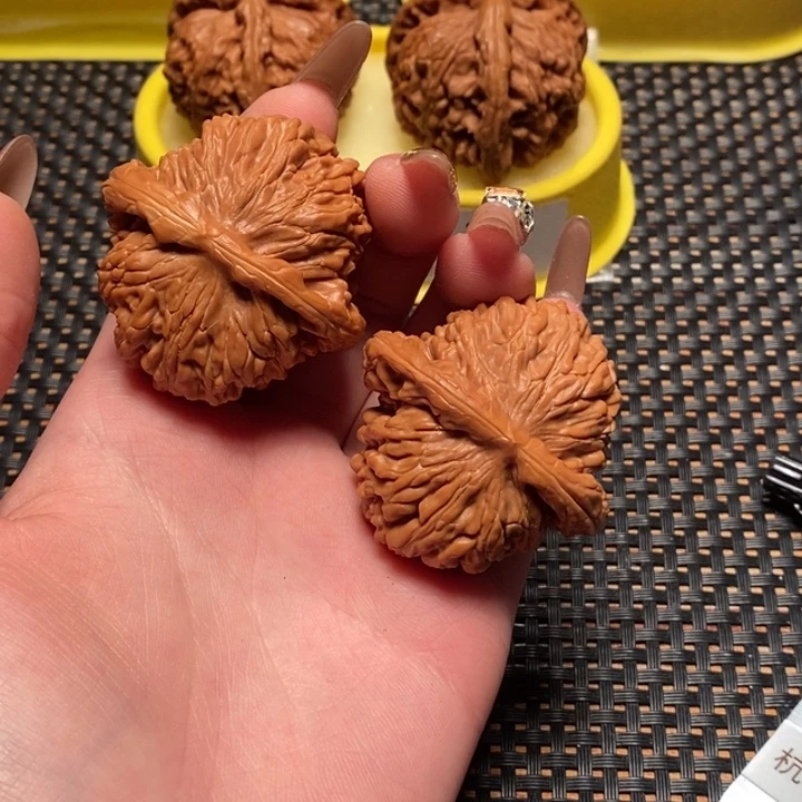 吊坠桃核45四座楼