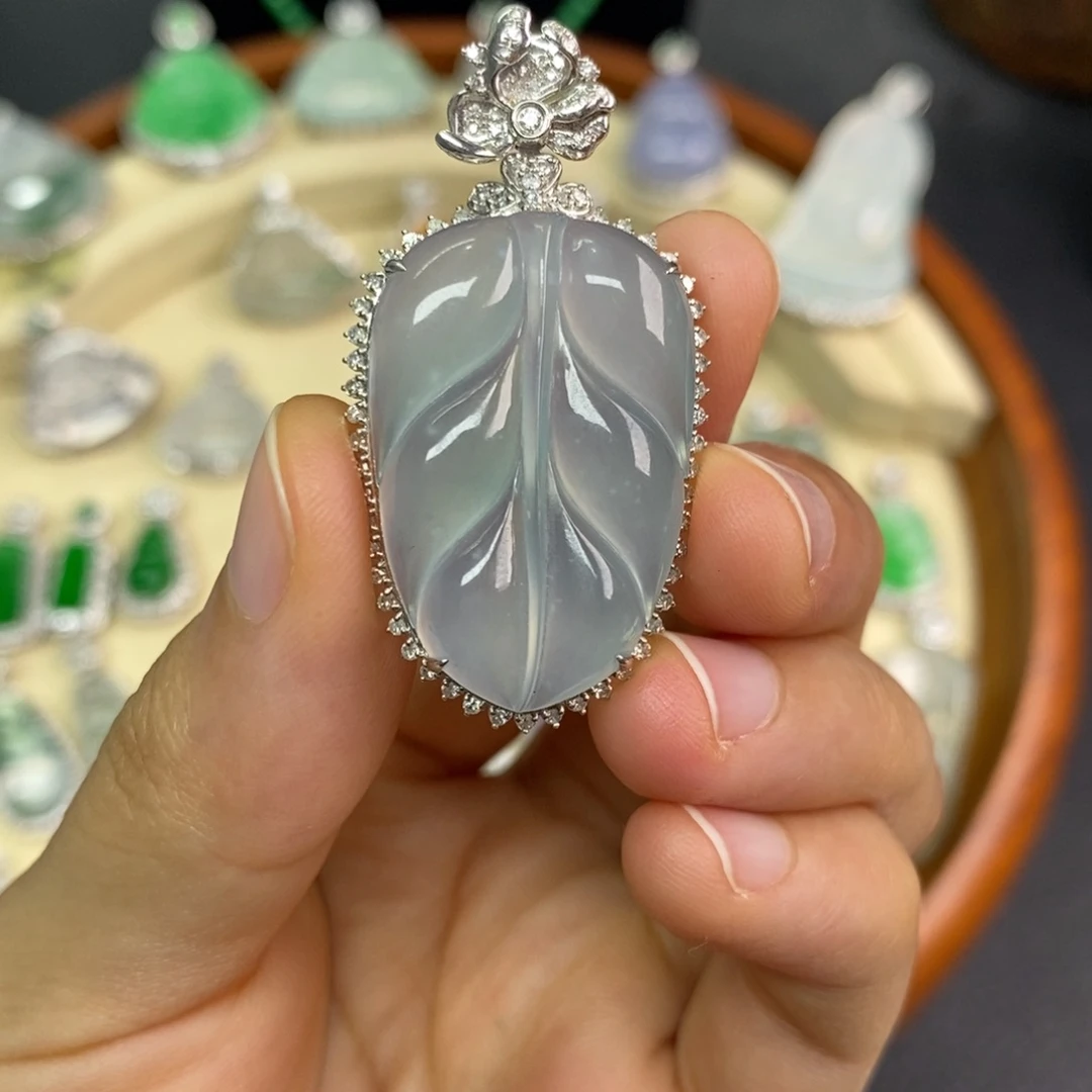 颈饰18K金镶嵌翡翠翡翠