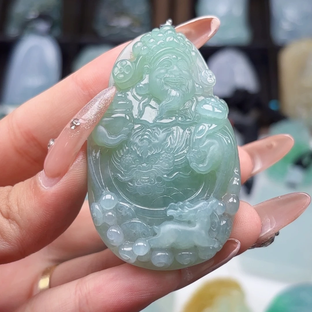 翡翠未镶嵌颈饰财神