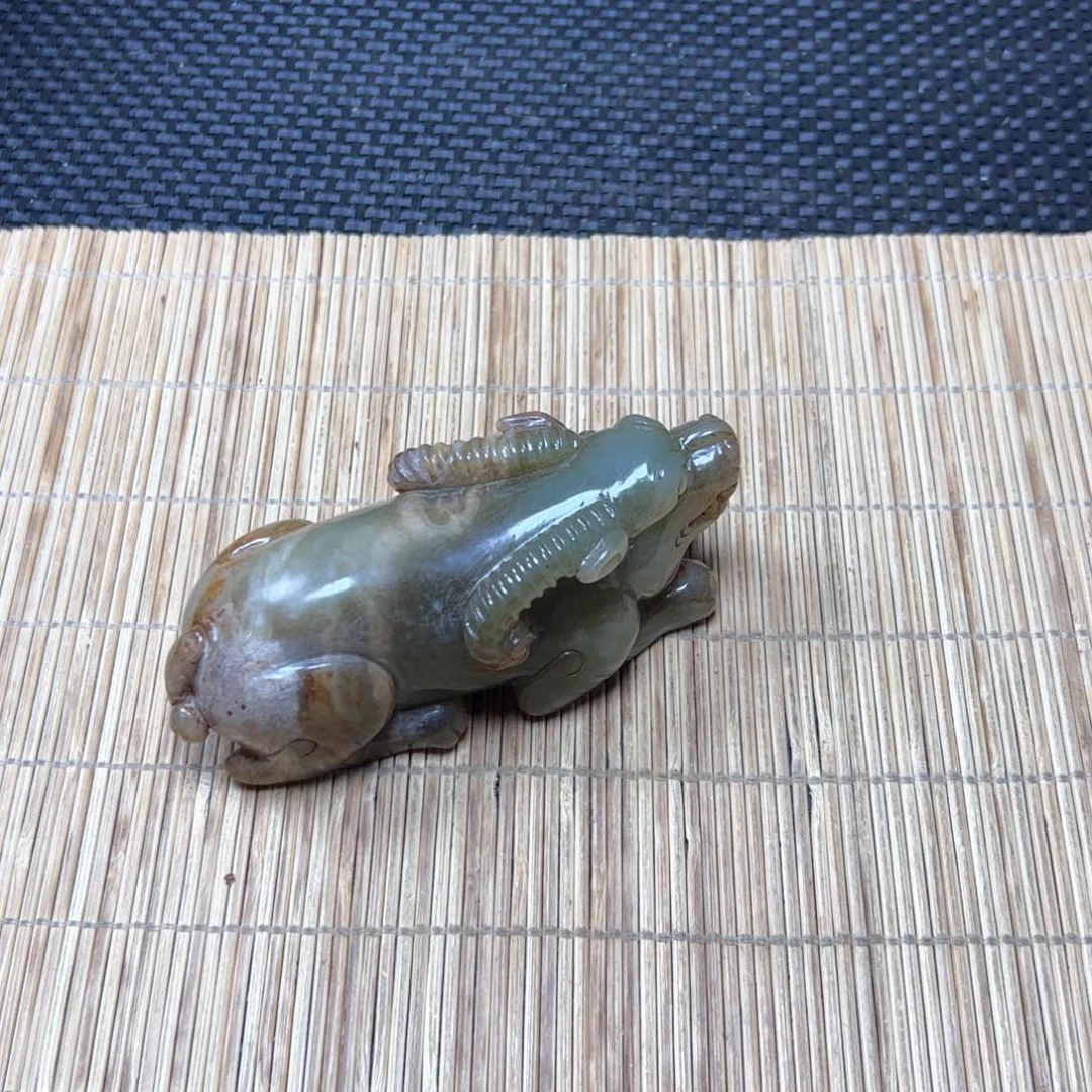 和田玉未镶嵌把件