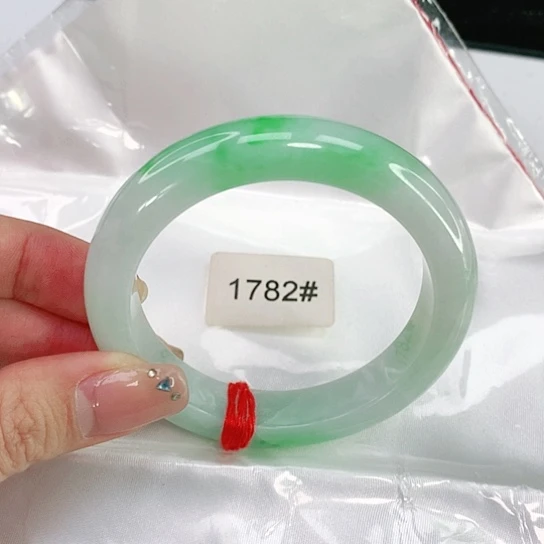翡翠手镯未镶嵌天然翡翠A货782