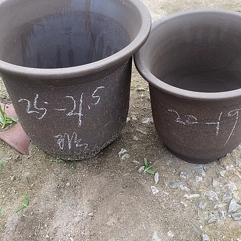 中国宜兴紫砂花盆,