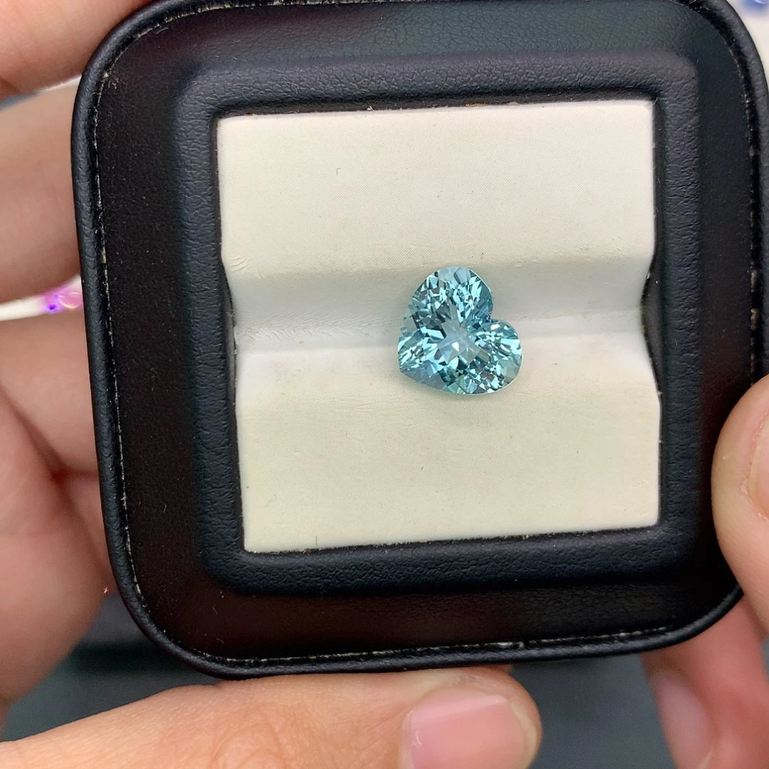 海蓝宝石裸石3克拉精切圣玛利亚色