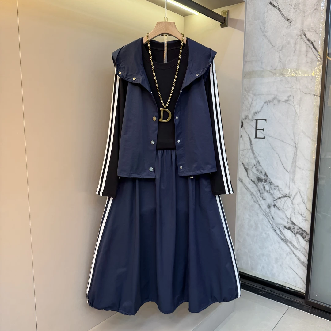 早秋新款2025工装款连帽马甲+长袖内搭+半身裙显瘦时尚三件套8926