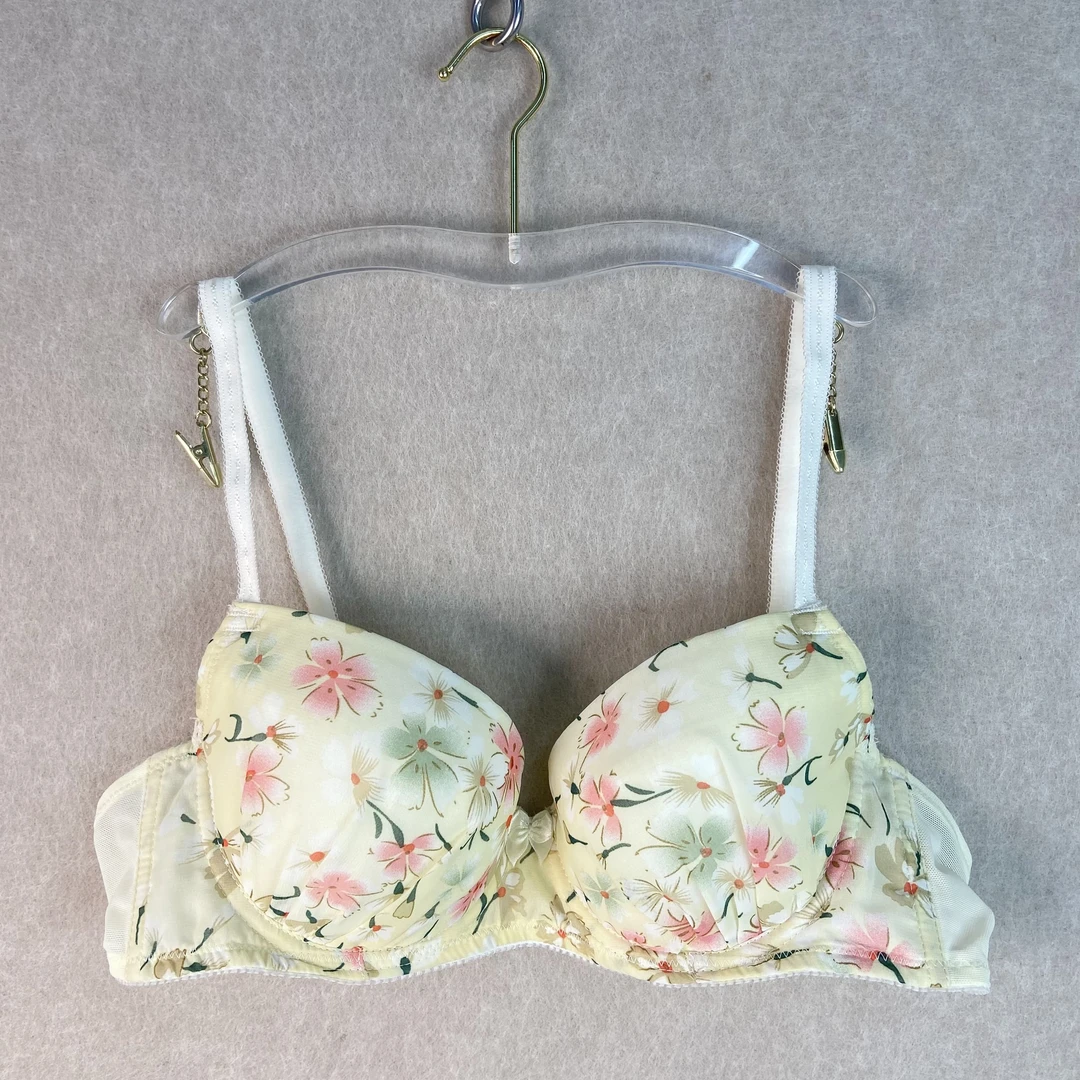 85B日本尾单外贸出口薄杯软钢圈文胸尾货刺绣聚拢贴身精美内衣