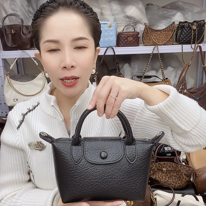 蚕丝小牛剖层皮革PU