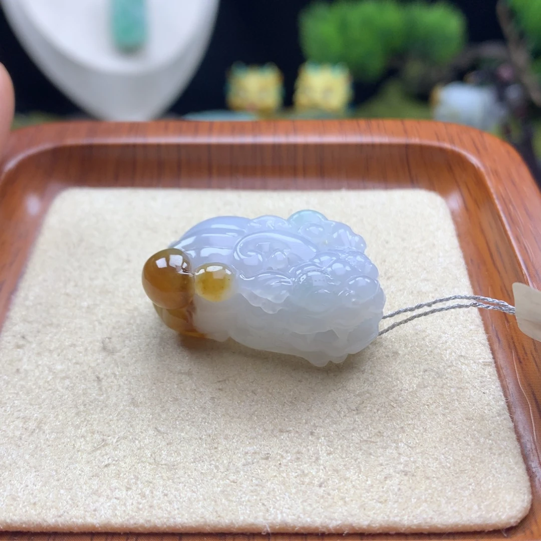 翡翠未镶嵌颈饰11