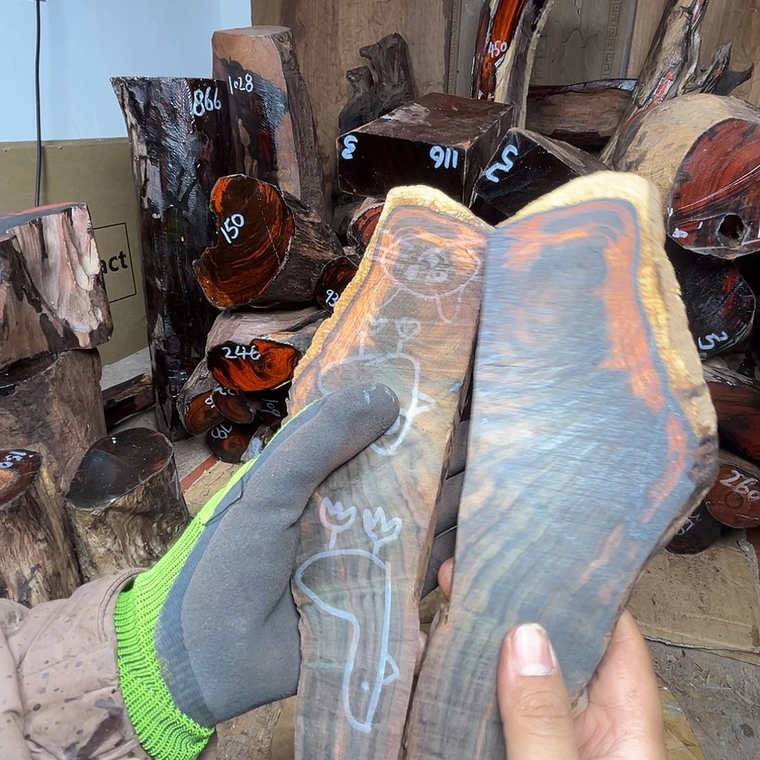 多***.交趾黄檀（大红酸枝）