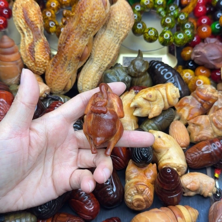 松木琥珀木文玩手串