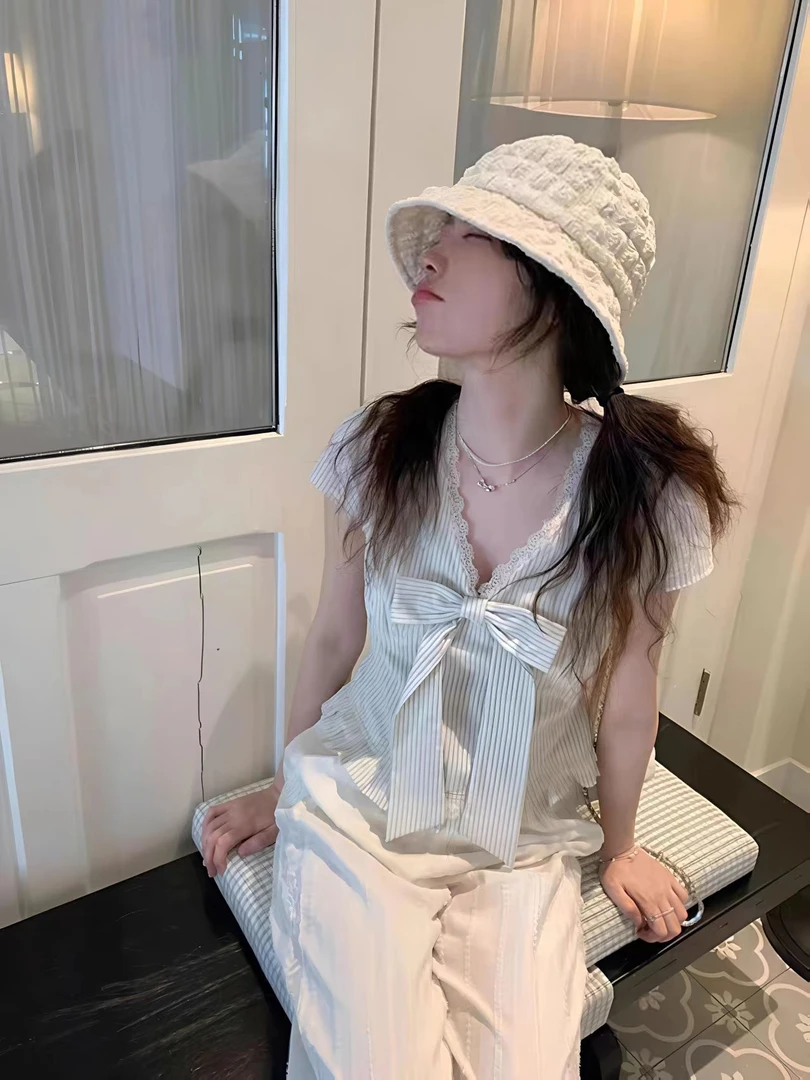 甜美V领蕾丝花边蝴蝶结短袖条纹衬衫2025夏季新款修身显瘦上衣女