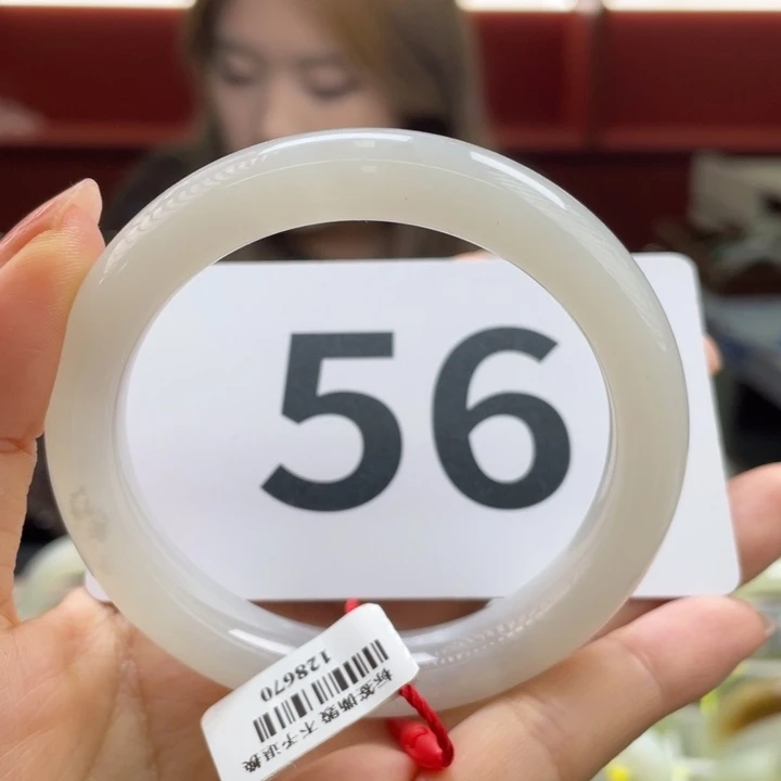 未镶嵌手镯和田玉微瑕