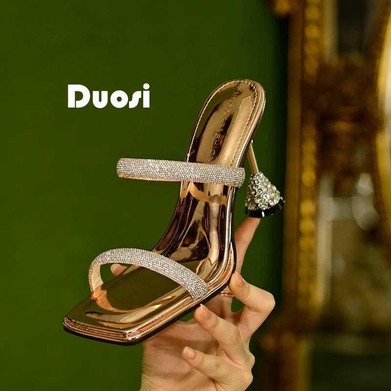 【DUOSI】8cm小众女士凉拖鞋外穿方头细跟高跟鞋时尚一字拖L89-207
