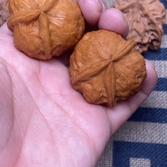 吊坠文玩核桃三棱